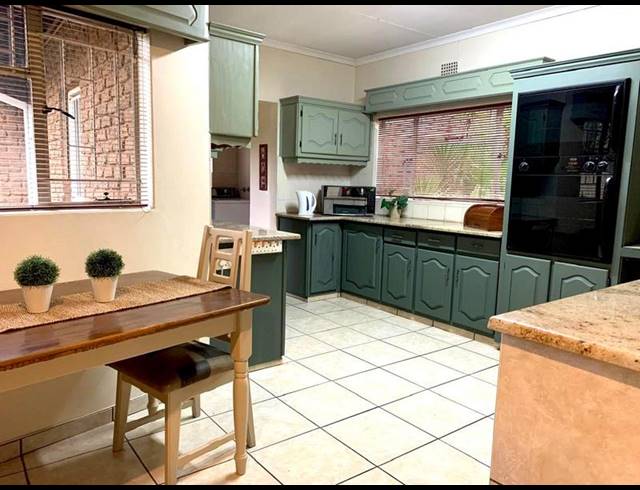 3 BEDROOM HOUSE FOR SALE IN THREE RIVERS EAST